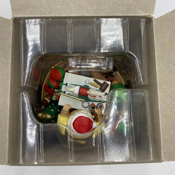2022 HALLMARK SANTA'S WORKSHOP WONDERS MAGIC LIGHT SOUND & MOTION Ornament - Picture 10 of 16